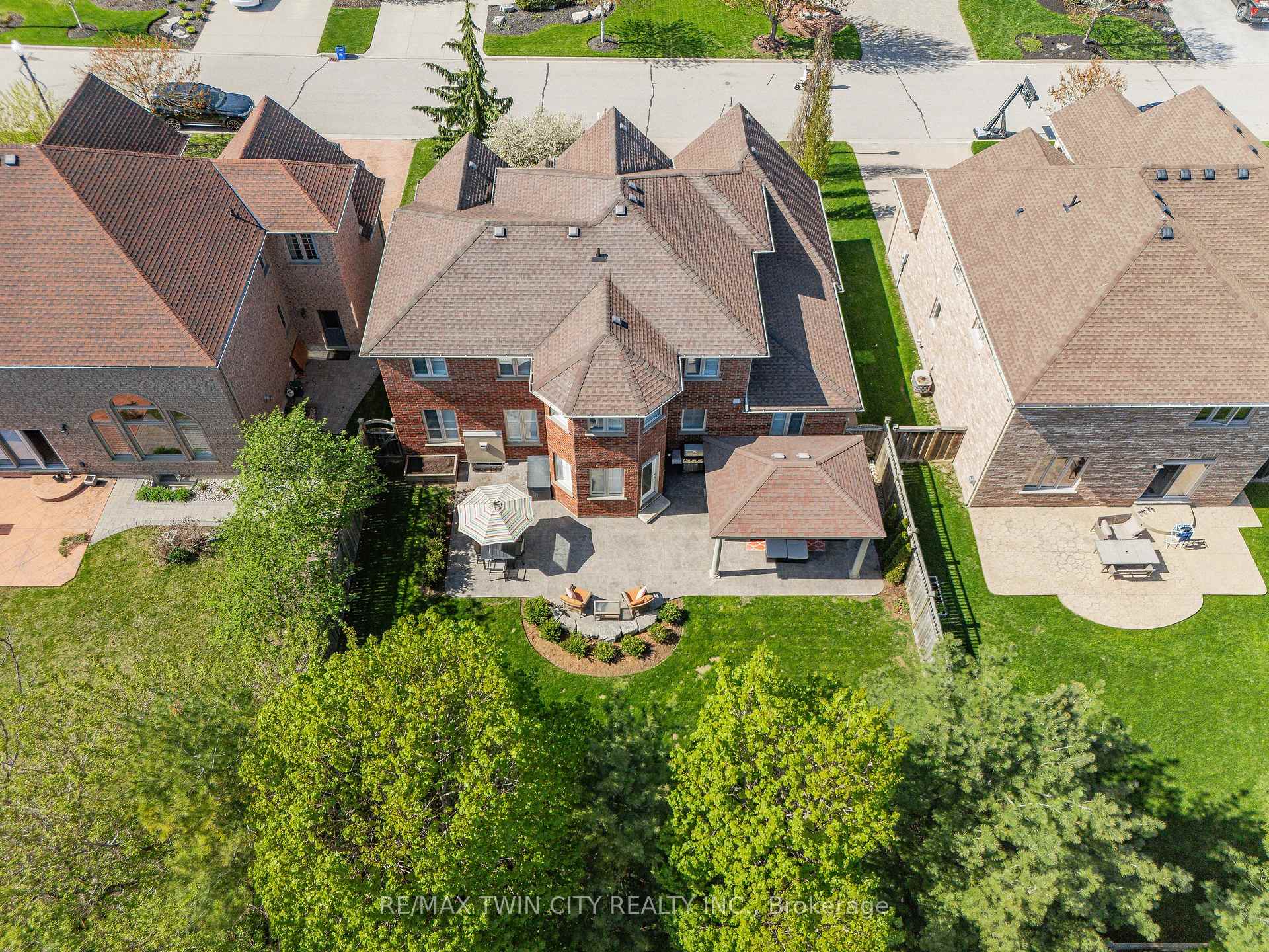 Photo 47 of 533 Falconridge Crescent, Kitchener — HOMEH