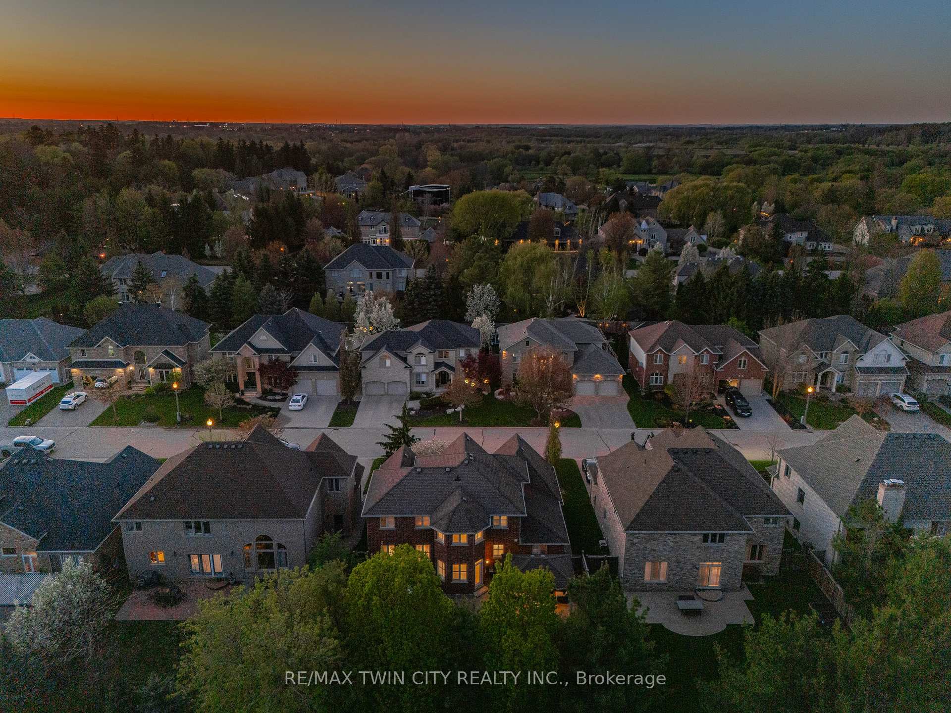 Photo 50 of 533 Falconridge Crescent, Kitchener — HOMEH