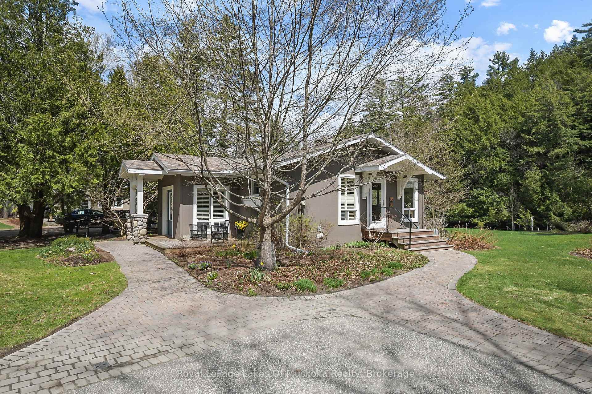 Photo 1 of 9 Summer Lane, Bracebridge, Draper — HOMEH
