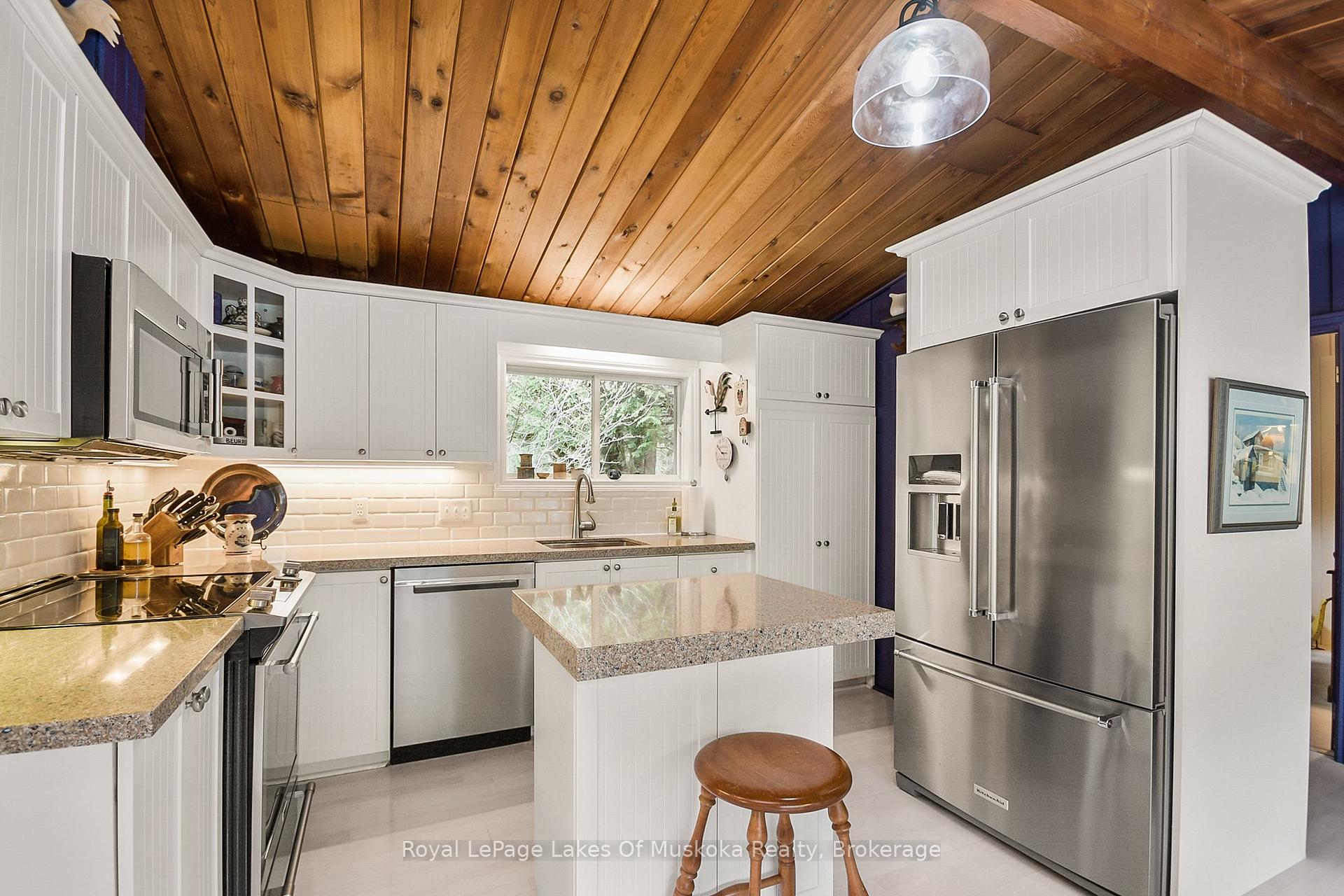 Photo 3 of 9 Summer Lane, Bracebridge, Draper — HOMEH