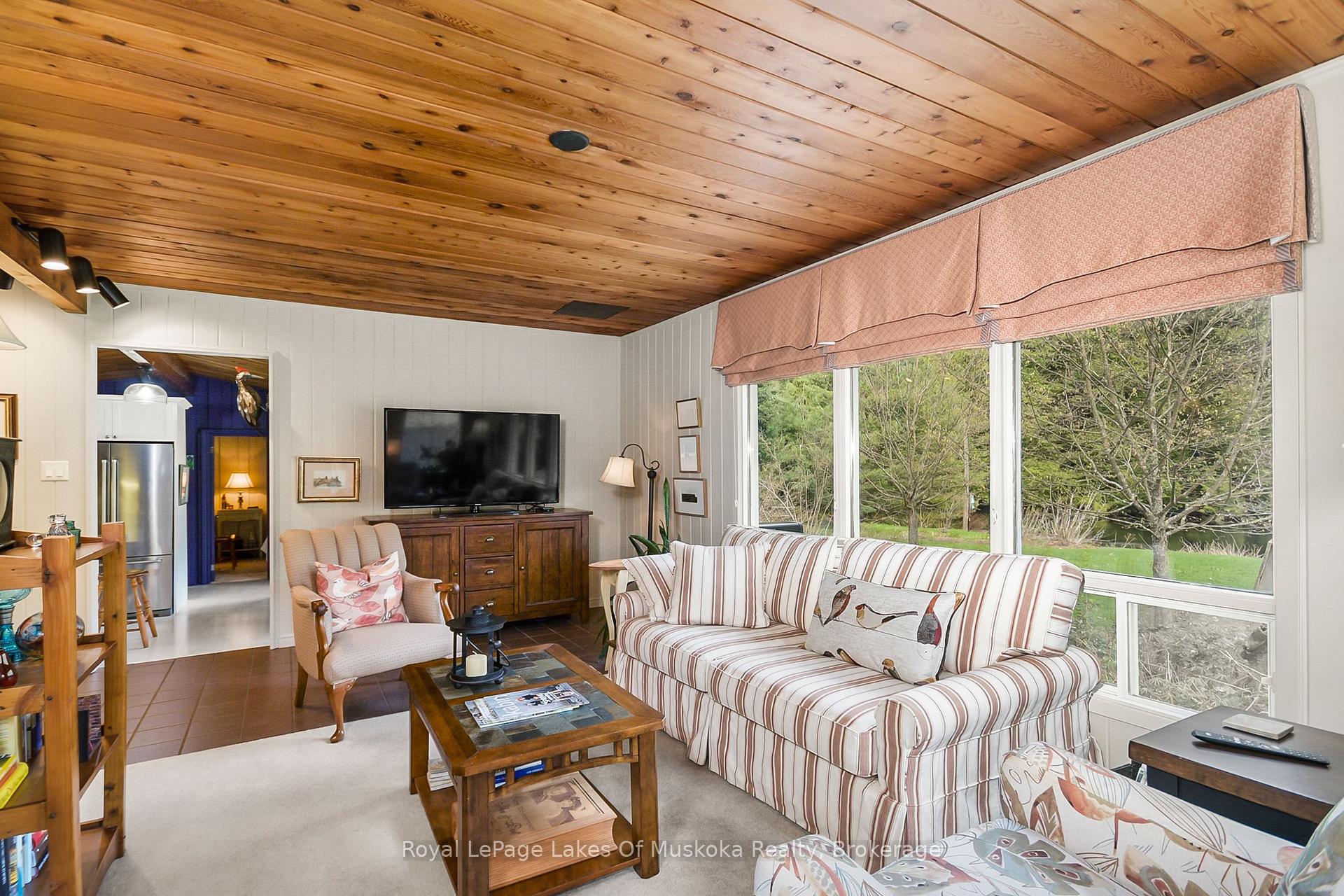 Photo 13 of 9 Summer Lane, Bracebridge, Draper — HOMEH