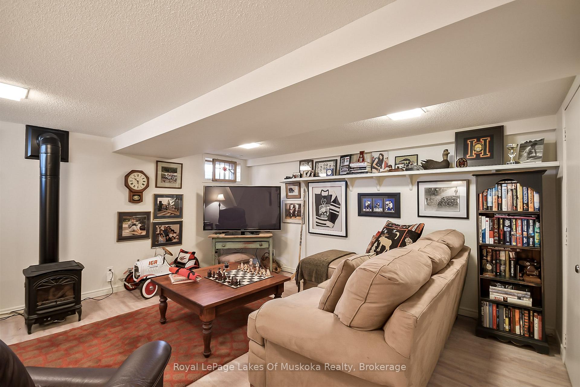 Photo 22 of 9 Summer Lane, Bracebridge, Draper — HOMEH