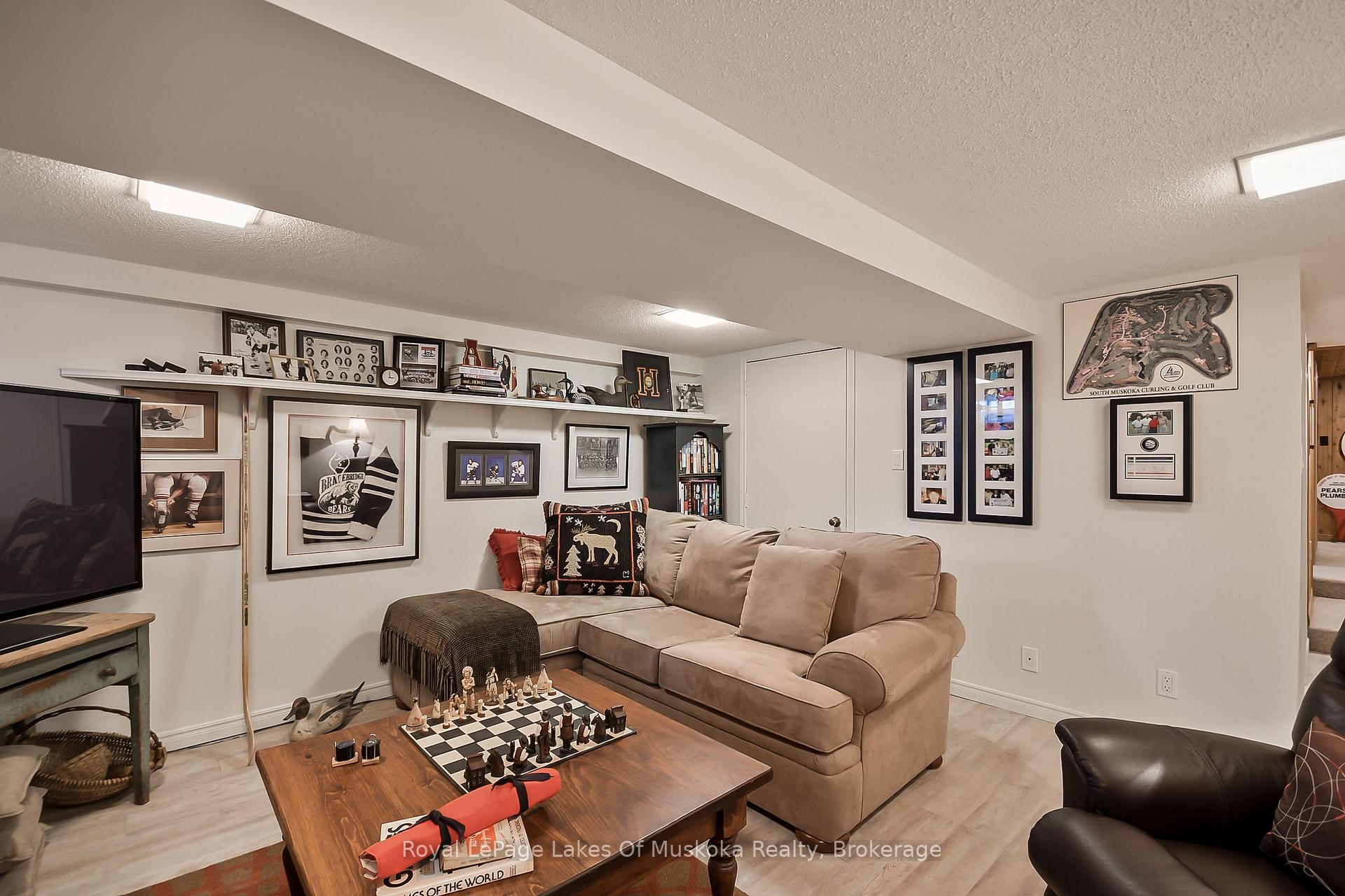 Photo 16 of 9 Summer Lane, Bracebridge, Draper — HOMEH