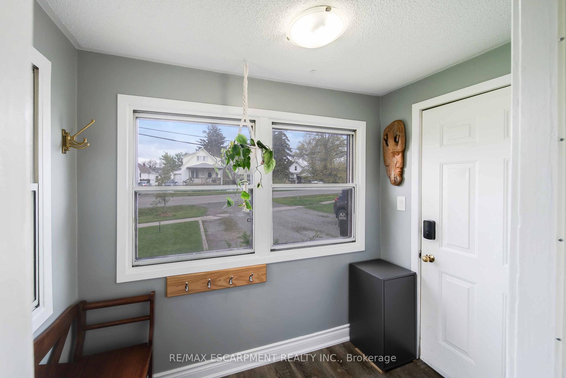 Photo 5 of 78 Lincoln Avenue, St. Catharines, Oakdale — HOMEH