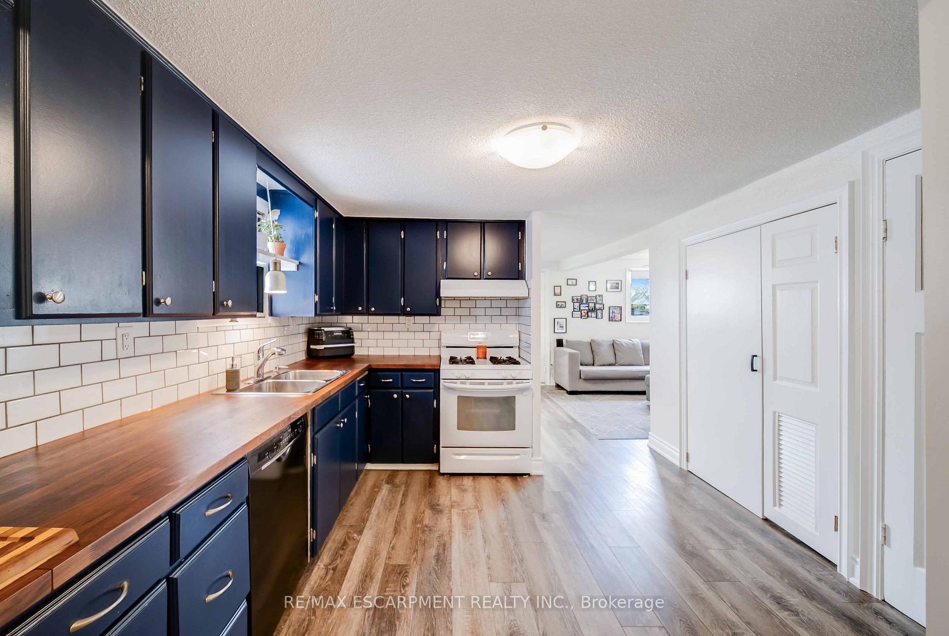Photo 8 of 78 Lincoln Avenue, St. Catharines, Oakdale — HOMEH