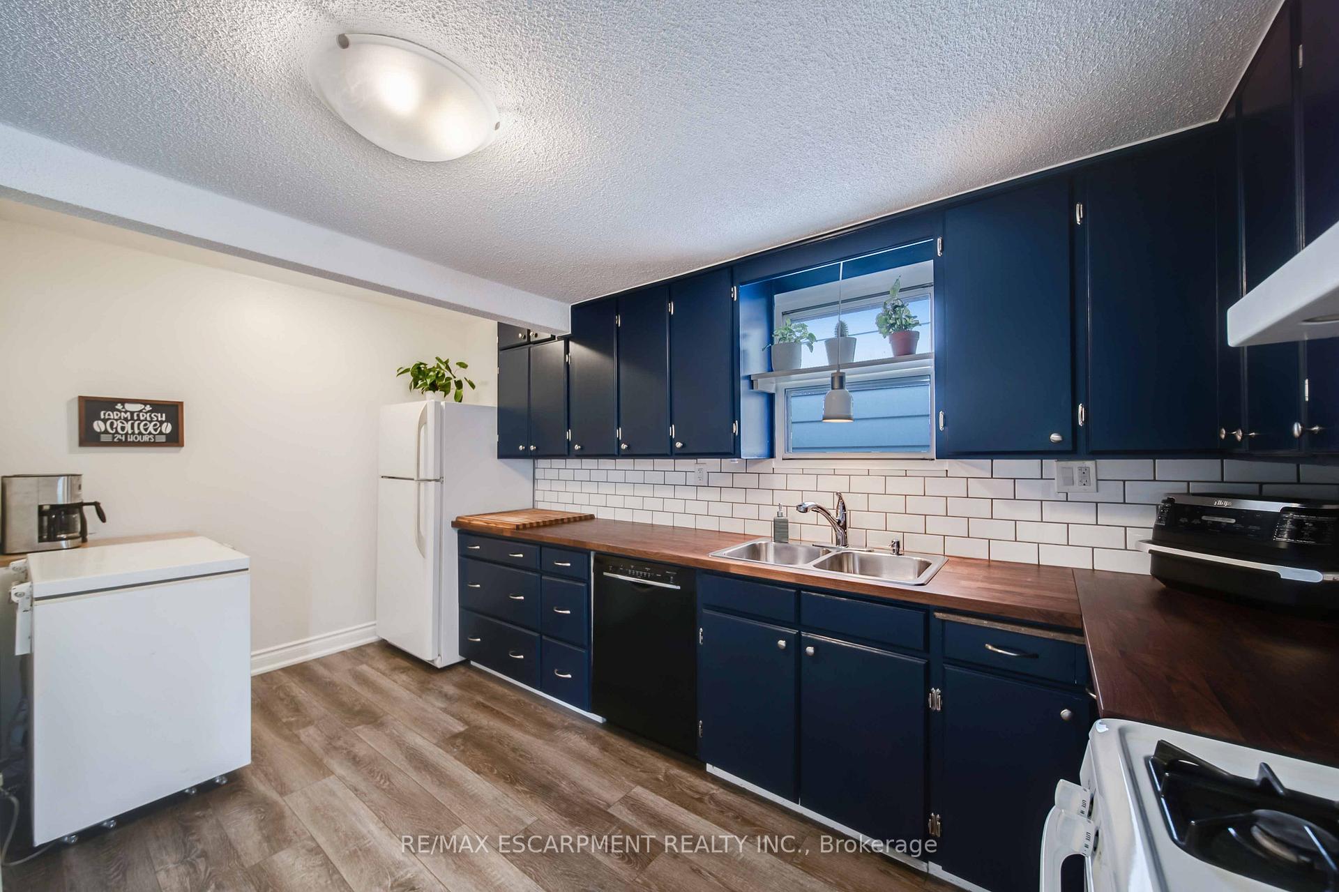 Photo 17 of 78 Lincoln Avenue, St. Catharines, Oakdale — HOMEH