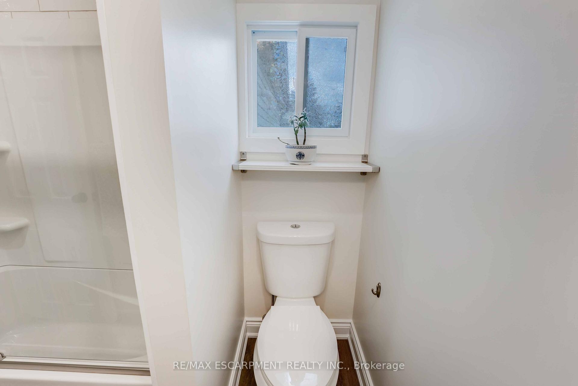 Photo 7 of 78 Lincoln Avenue, St. Catharines, Oakdale — HOMEH