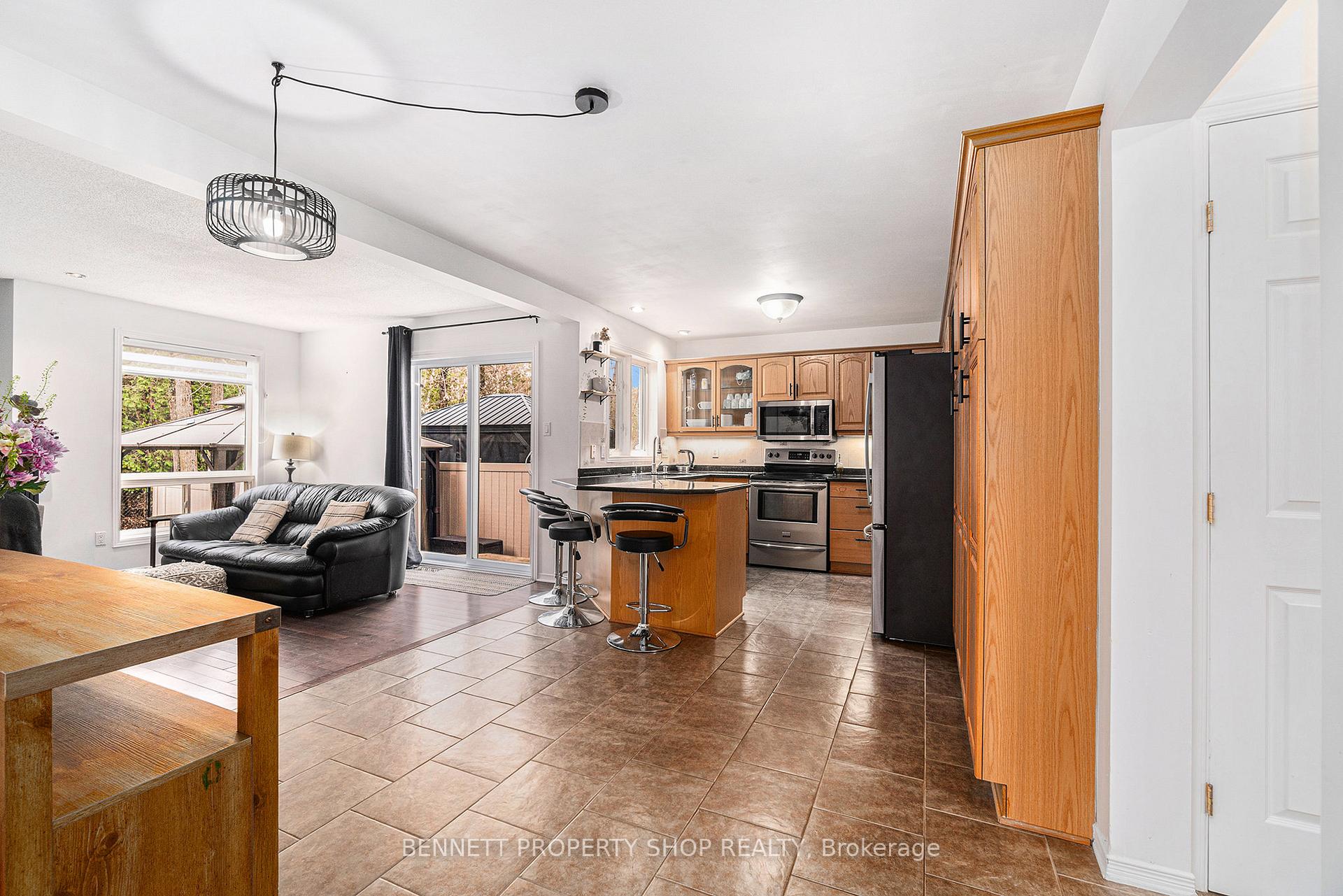 Photo 3 of 42 Steggall Crescent, Ottawa, Stittsville (Central) — HOMEH