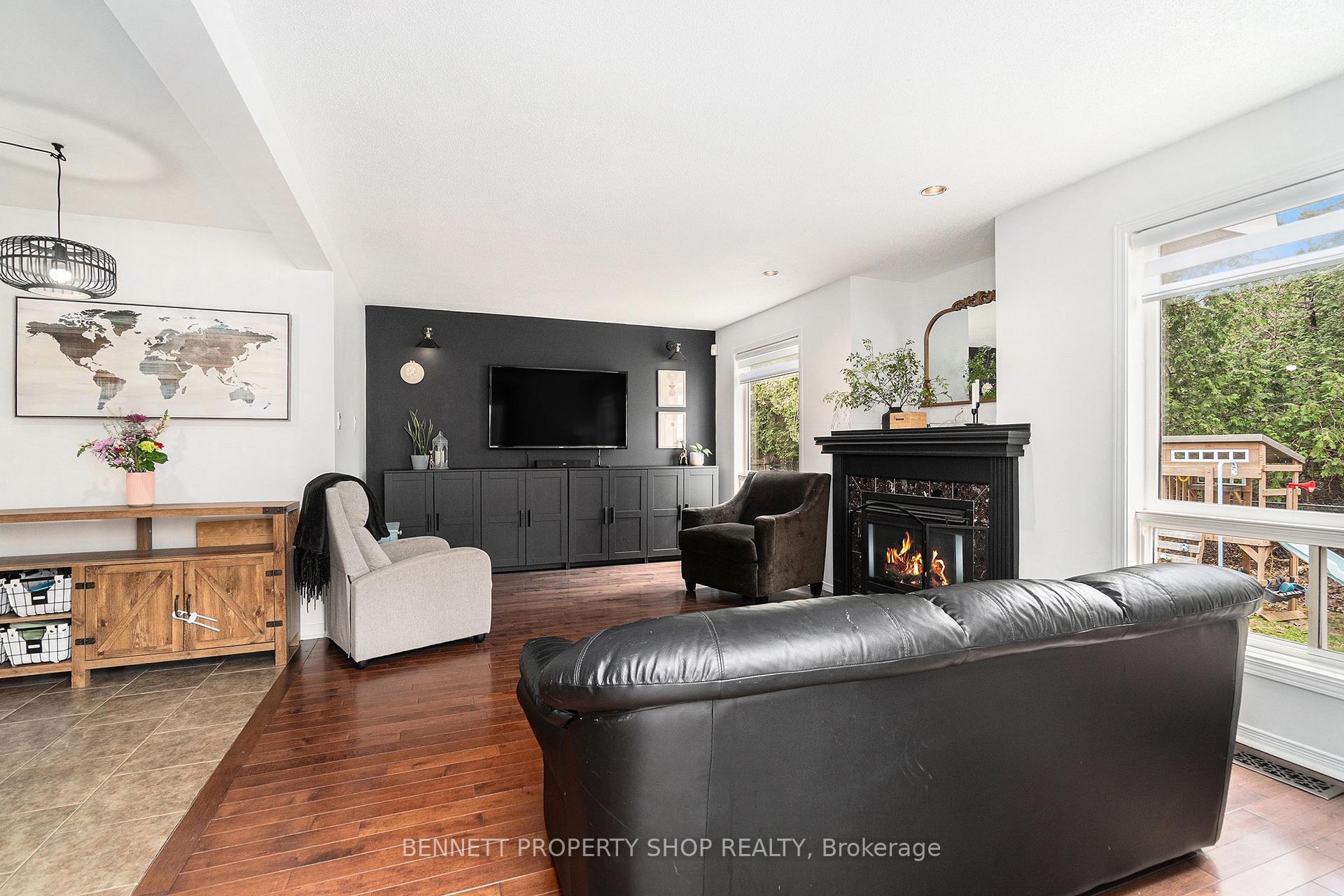 Photo 5 of 42 Steggall Crescent, Ottawa, Stittsville (Central) — HOMEH