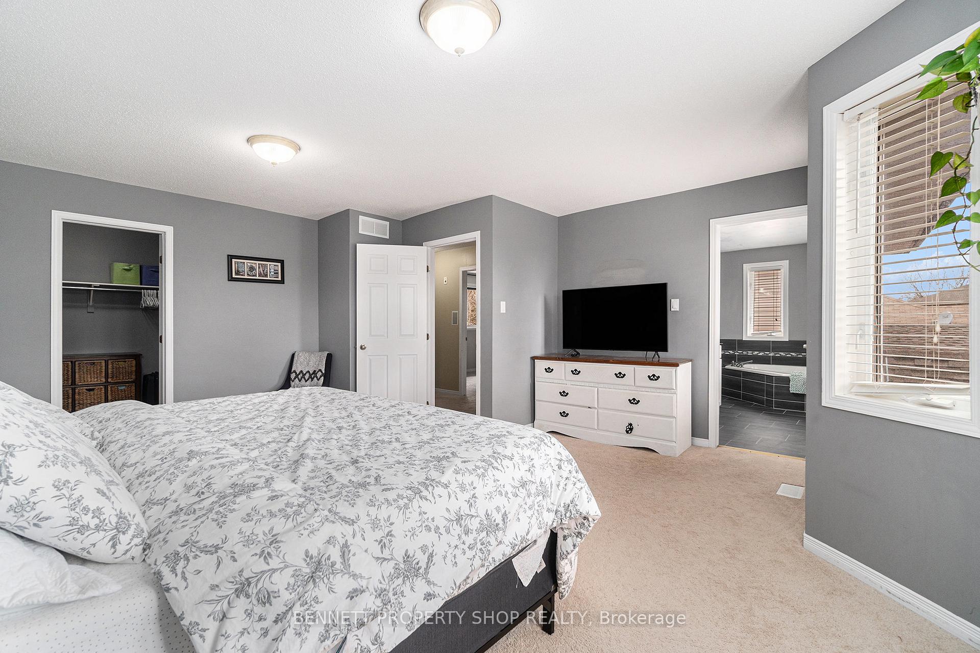 Photo 12 of 42 Steggall Crescent, Ottawa, Stittsville (Central) — HOMEH