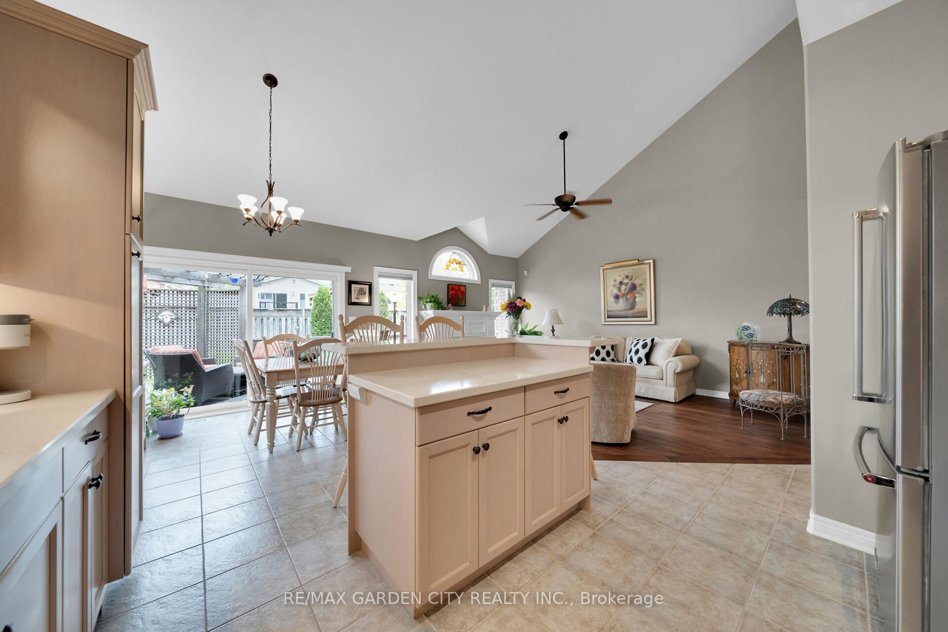 Photo 9 of 50 Hewitt Drive, Grimsby, Grimsby East — HOMEH