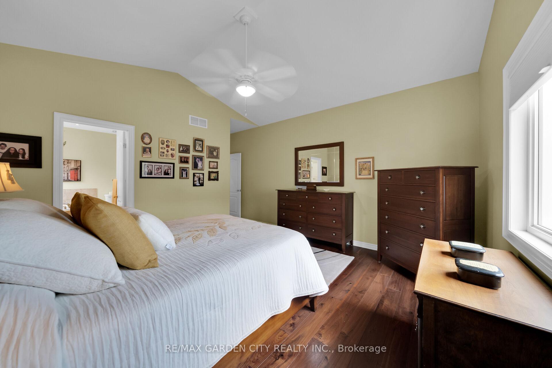 Photo 27 of 50 Hewitt Drive, Grimsby, Grimsby East — HOMEH