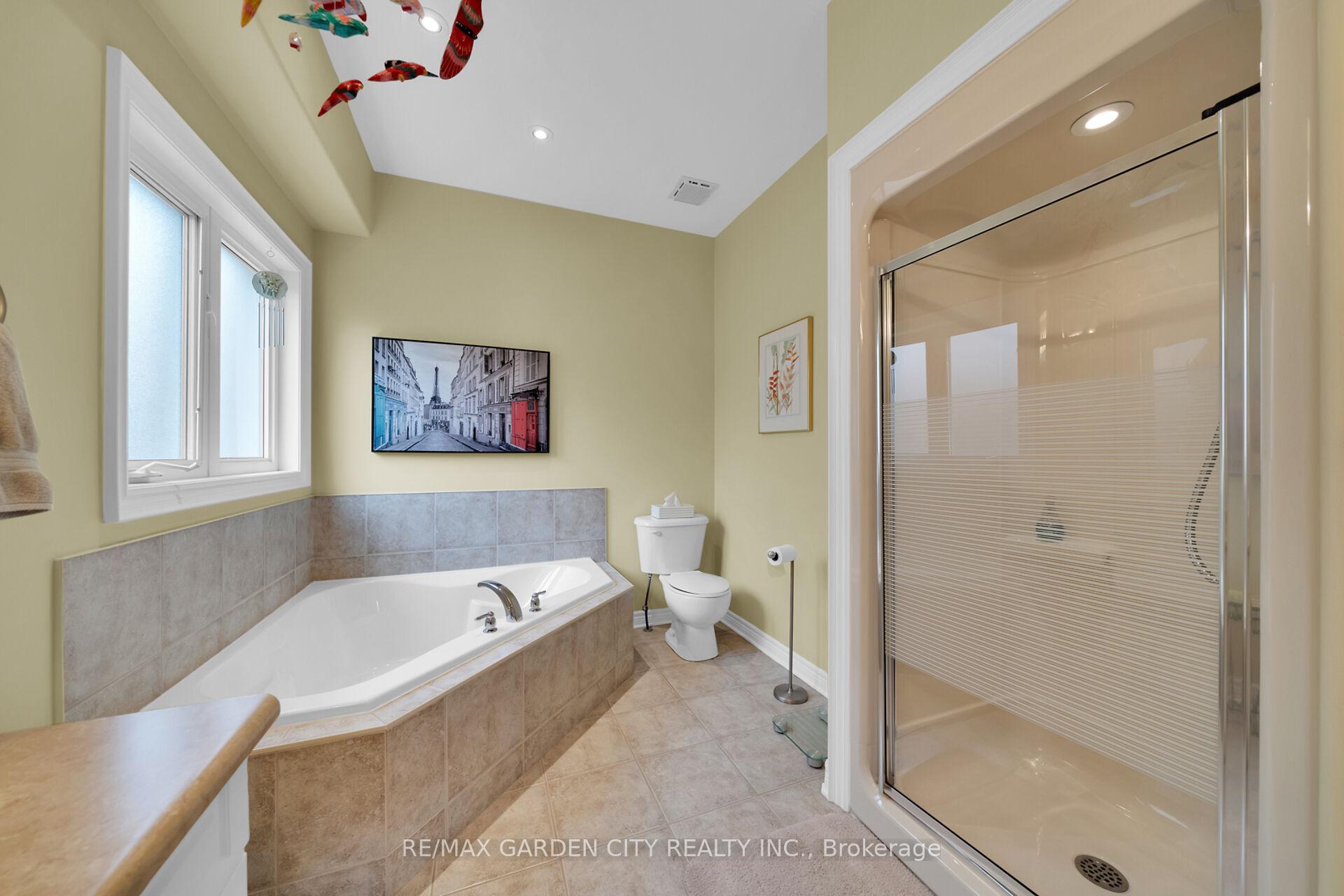 Photo 25 of 50 Hewitt Drive, Grimsby, Grimsby East — HOMEH