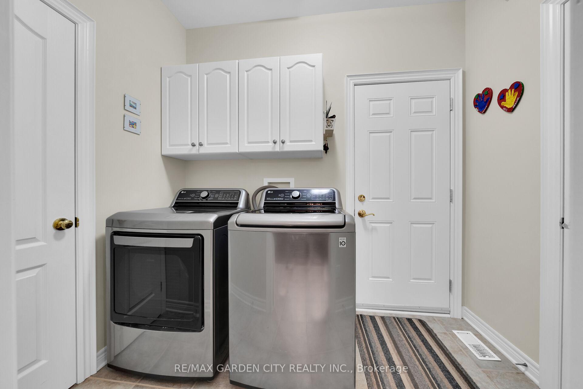Photo 15 of 50 Hewitt Drive, Grimsby, Grimsby East — HOMEH