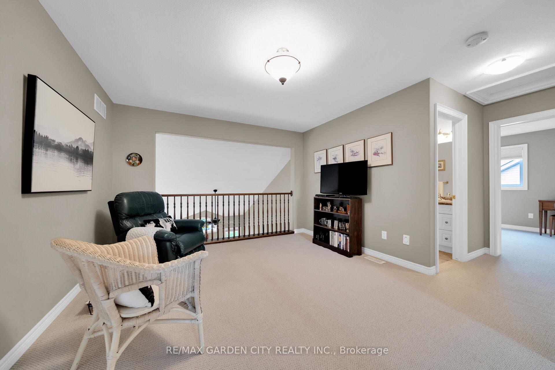 Photo 30 of 50 Hewitt Drive, Grimsby, Grimsby East — HOMEH