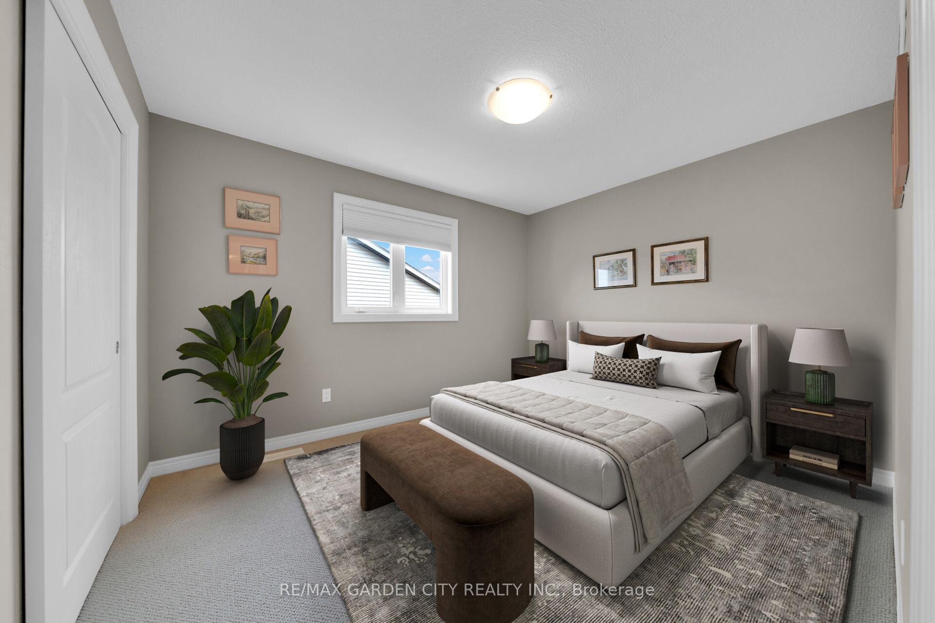 Photo 33 of 50 Hewitt Drive, Grimsby, Grimsby East — HOMEH