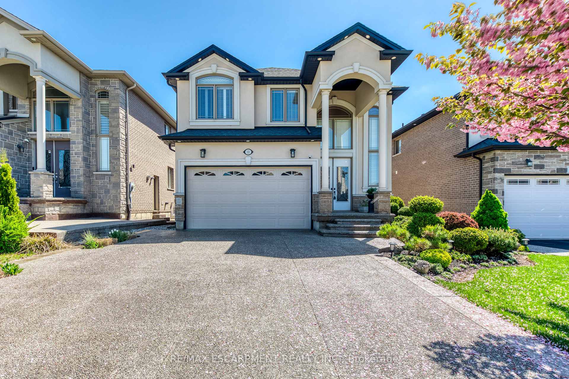 Photo 1 of 12 Riva Court, Hamilton, Ryckmans — HOMEH