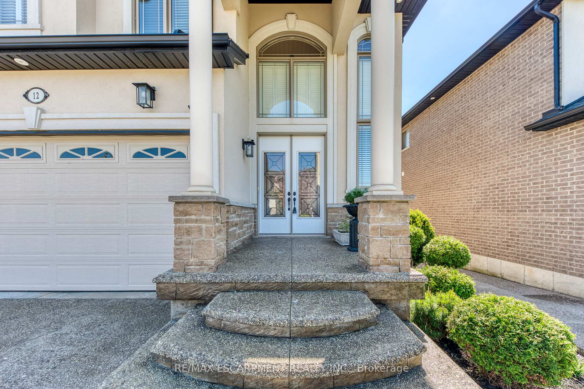 Photo 3 of 12 Riva Court, Hamilton, Ryckmans — HOMEH