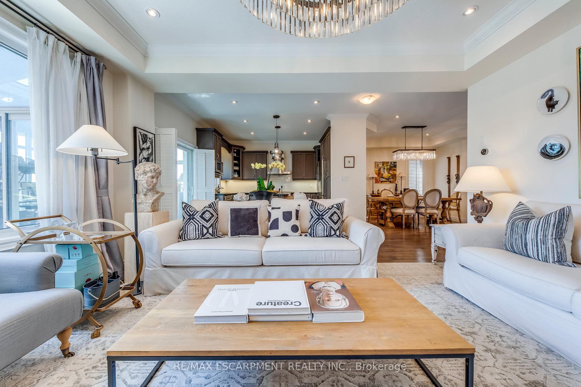 Photo 4 of 12 Riva Court, Hamilton, Ryckmans — HOMEH