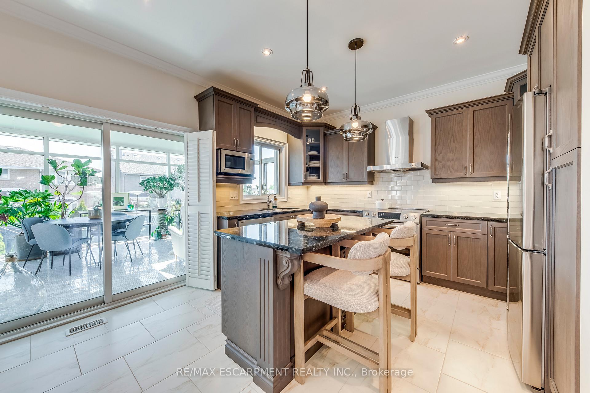 Photo 11 of 12 Riva Court, Hamilton, Ryckmans — HOMEH