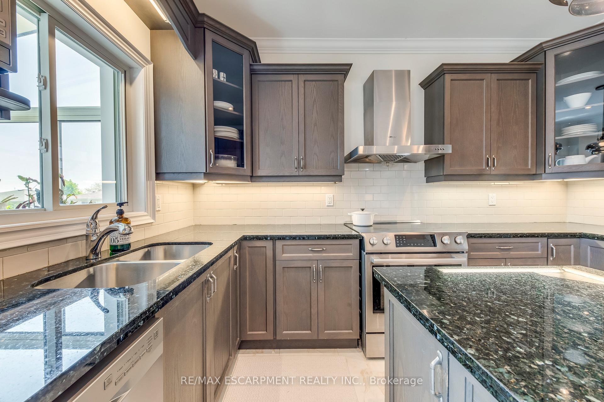 Photo 23 of 12 Riva Court, Hamilton, Ryckmans — HOMEH