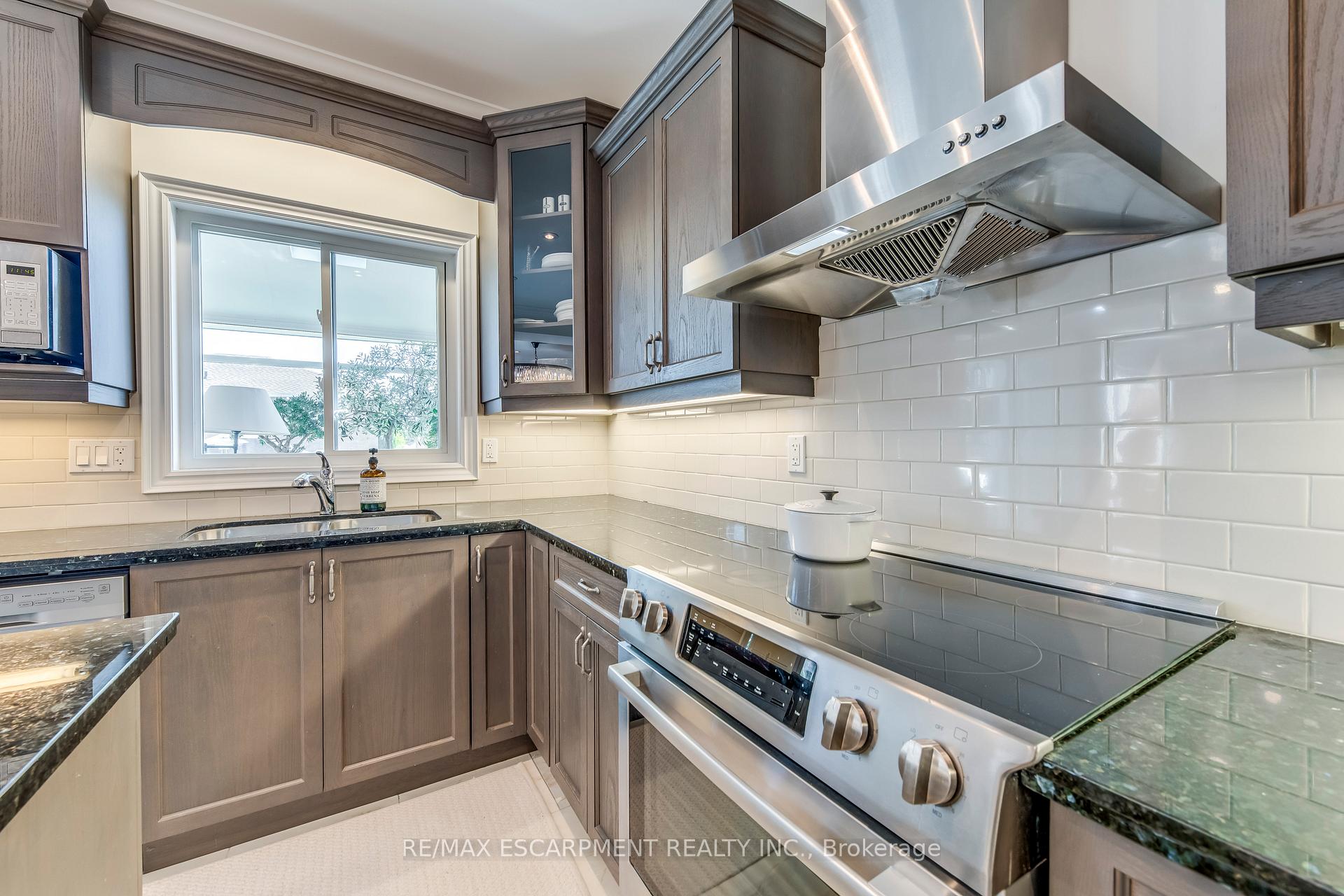 Photo 12 of 12 Riva Court, Hamilton, Ryckmans — HOMEH