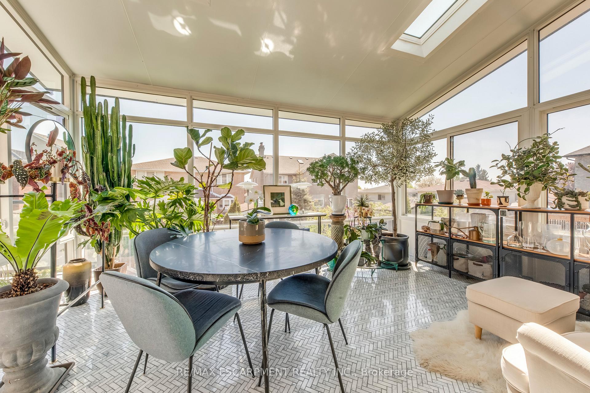 Photo 19 of 12 Riva Court, Hamilton, Ryckmans — HOMEH