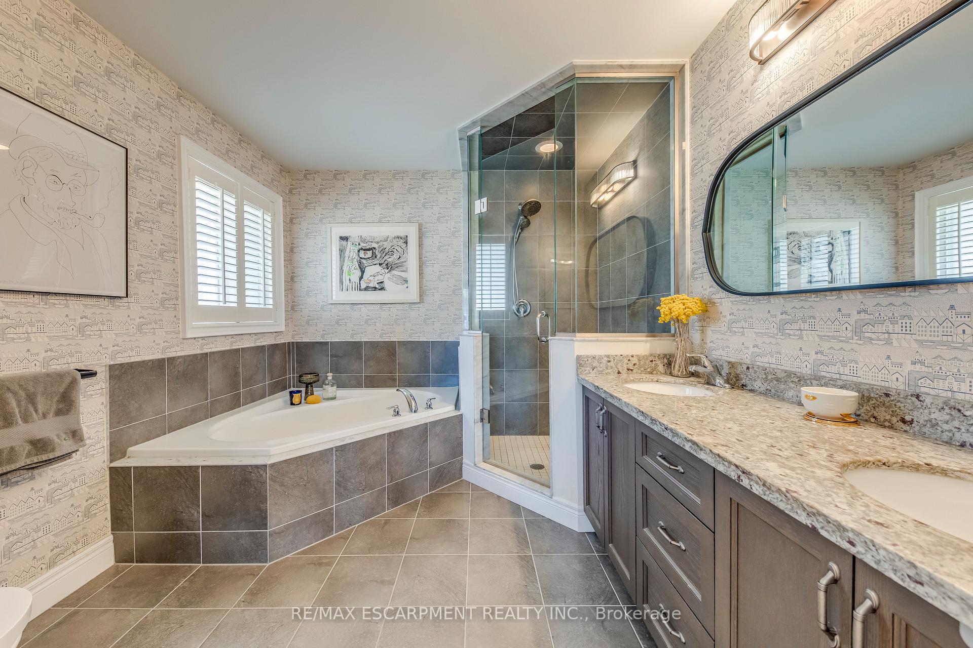 Photo 24 of 12 Riva Court, Hamilton, Ryckmans — HOMEH