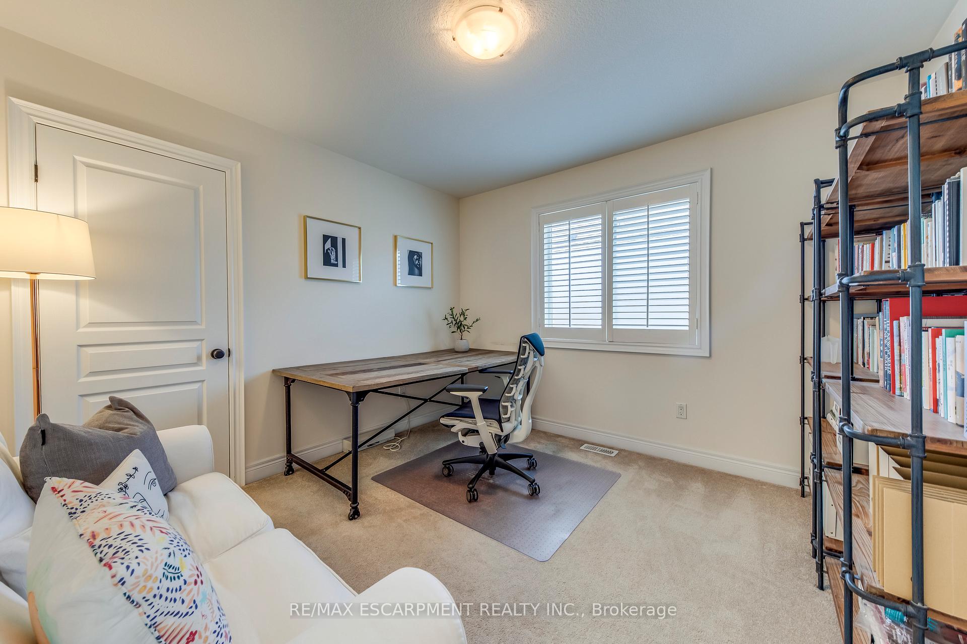Photo 5 of 12 Riva Court, Hamilton, Ryckmans — HOMEH