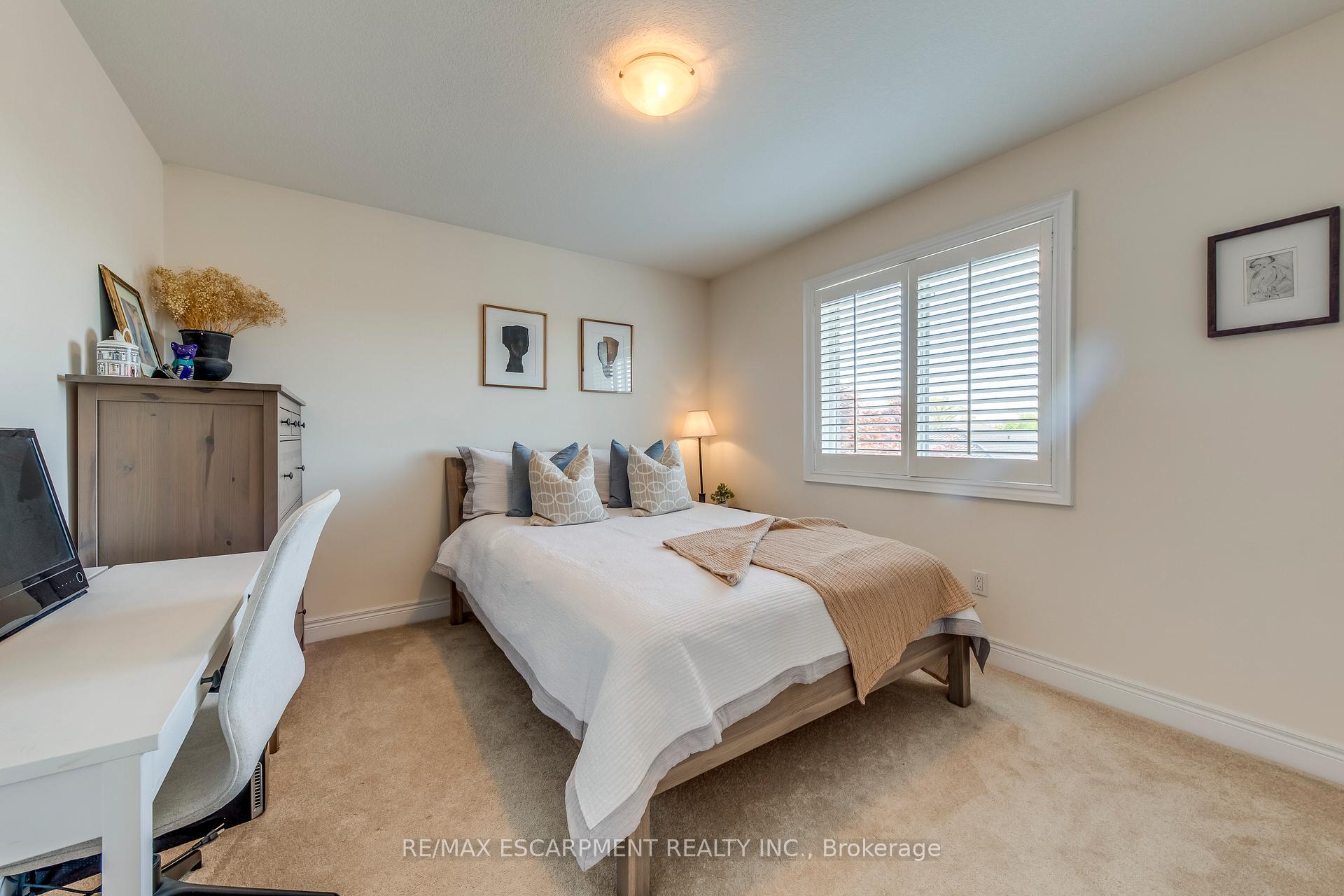Photo 35 of 12 Riva Court, Hamilton, Ryckmans — HOMEH