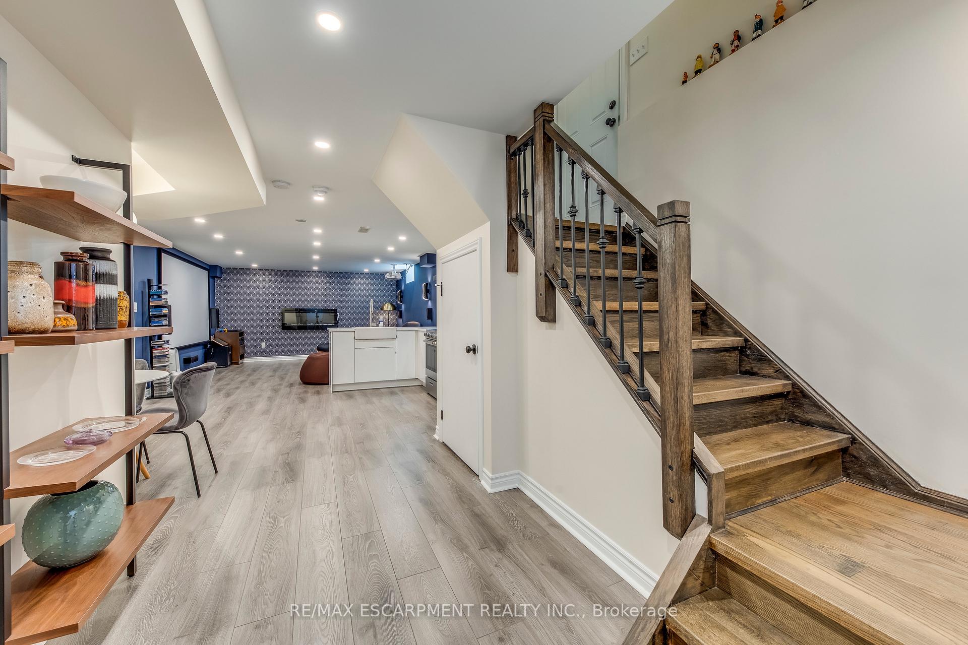 Photo 37 of 12 Riva Court, Hamilton, Ryckmans — HOMEH