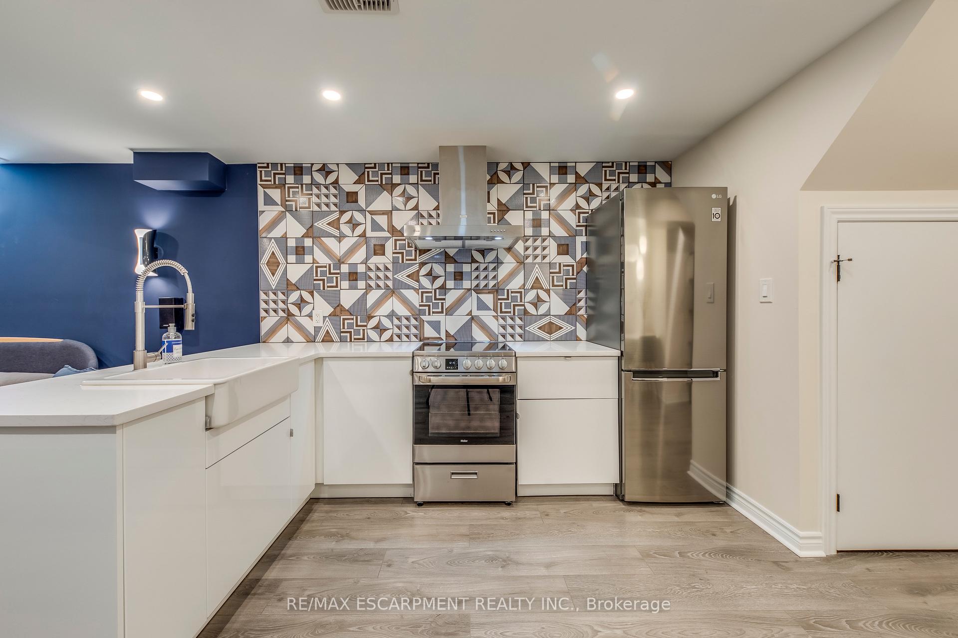 Photo 46 of 12 Riva Court, Hamilton, Ryckmans — HOMEH