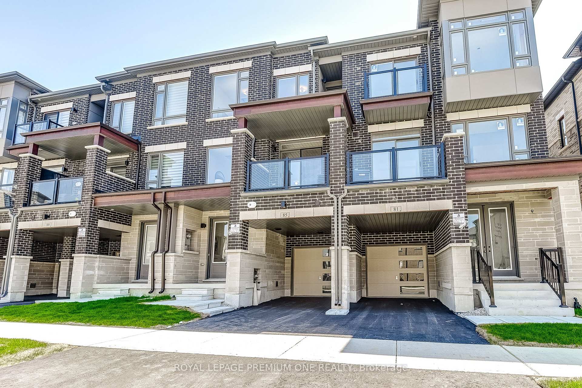 Photo 2 of 85 Tennant Circle N, Vaughan, Vellore Village — HOMEH