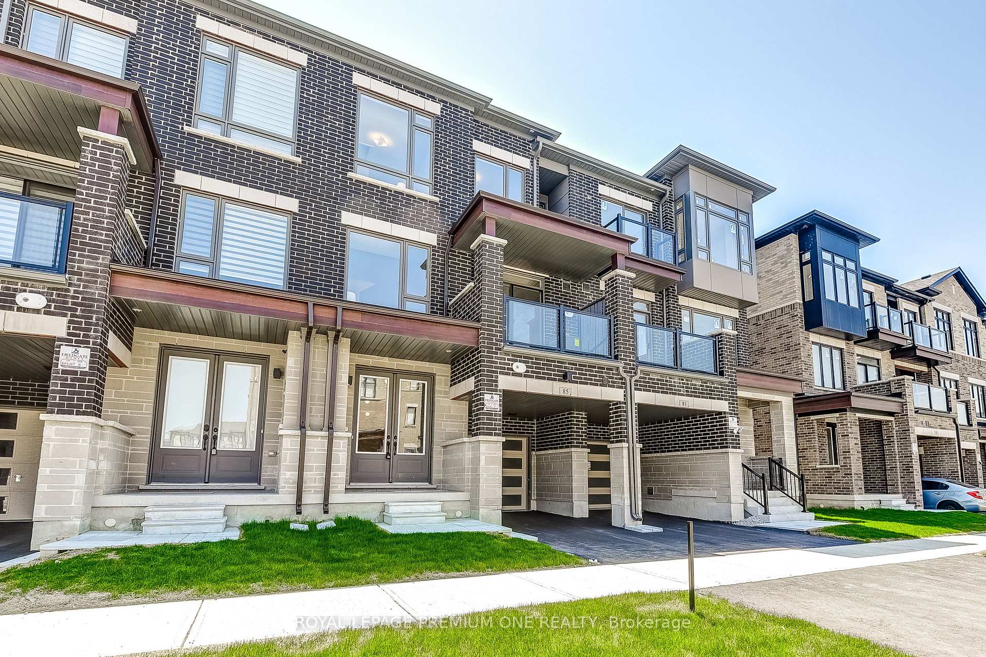 Photo 10 of 85 Tennant Circle N, Vaughan, Vellore Village — HOMEH