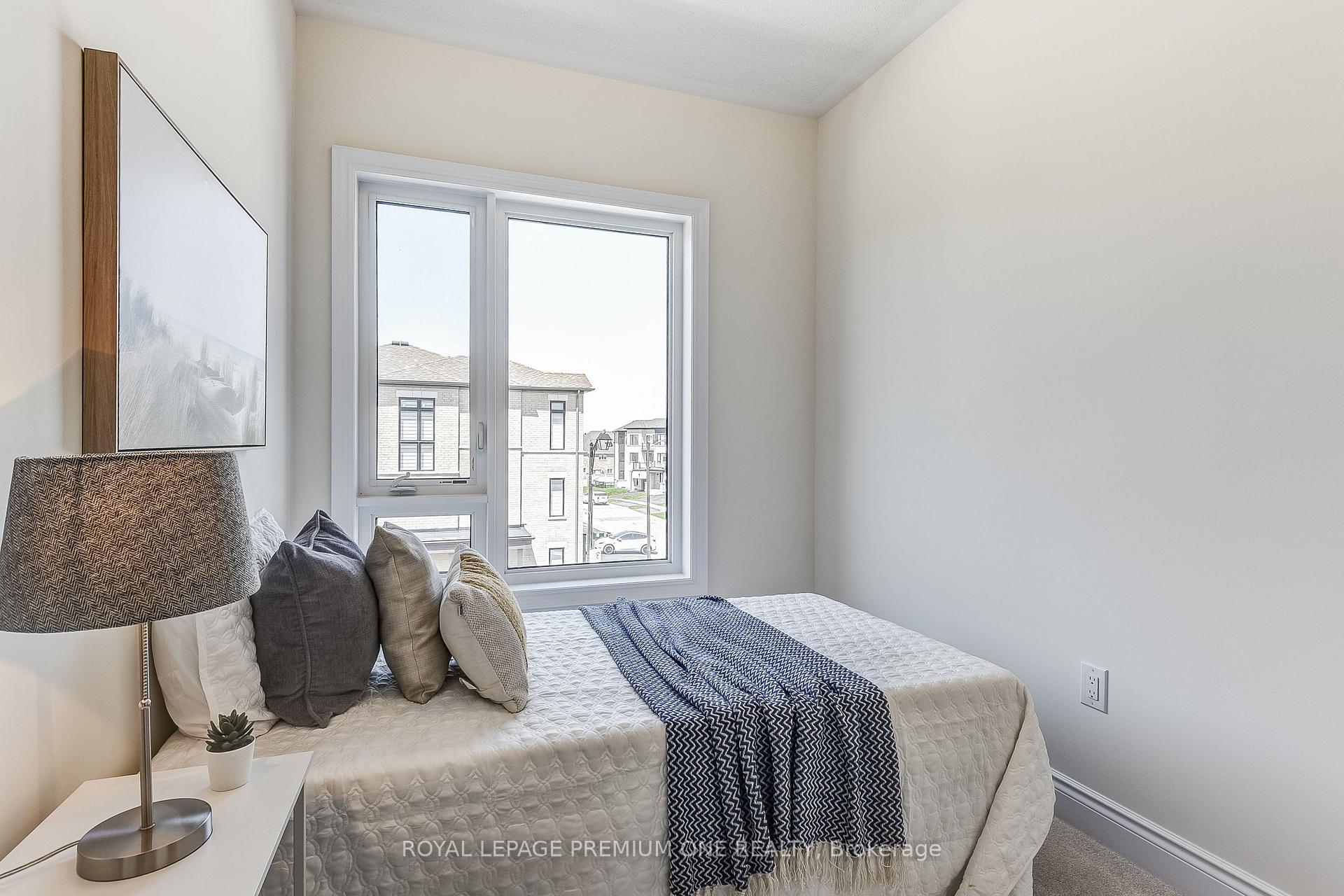 Photo 22 of 85 Tennant Circle N, Vaughan, Vellore Village — HOMEH
