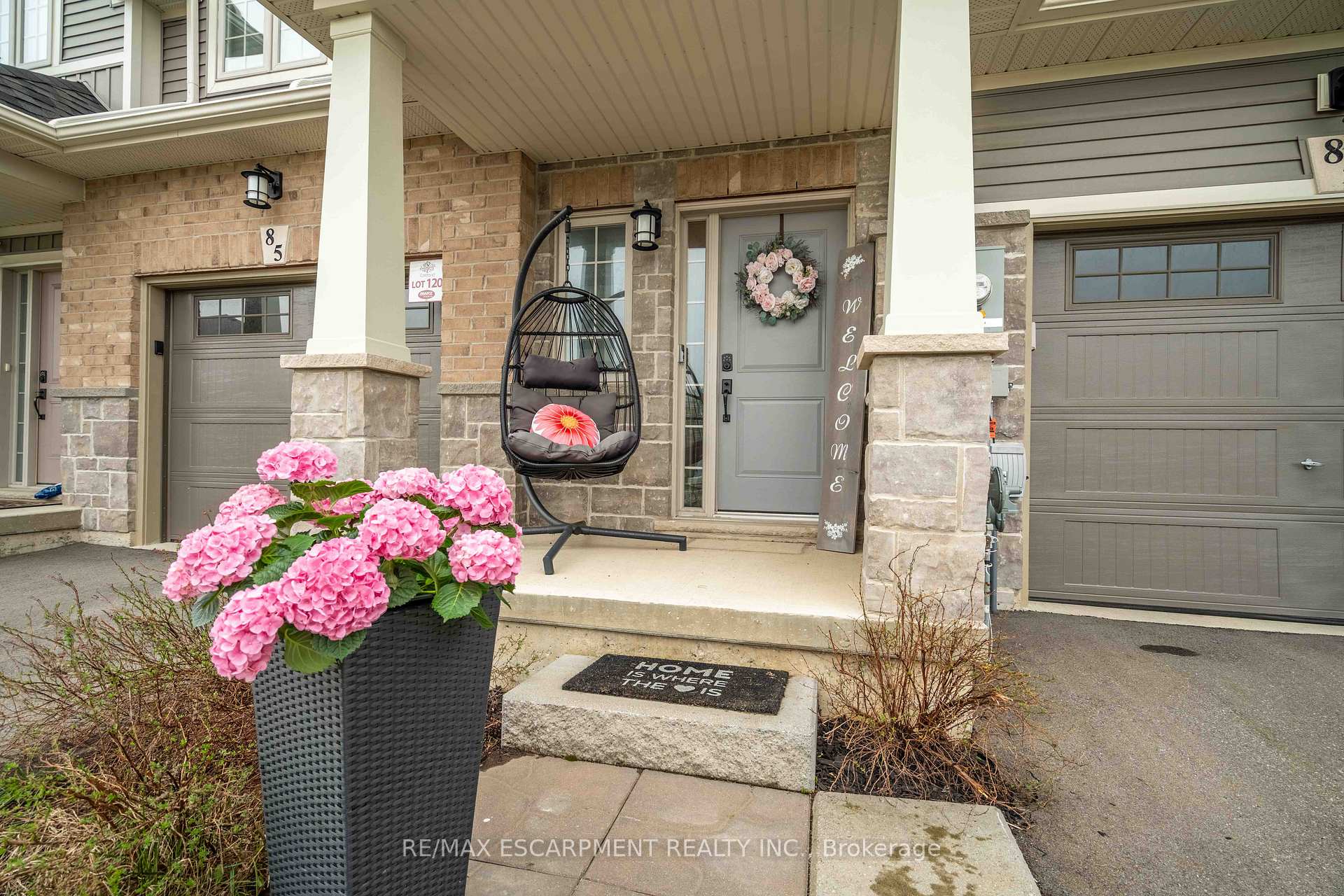 Photo 3 of 87 Beasley Grove, Hamilton, Meadowlands — HOMEH