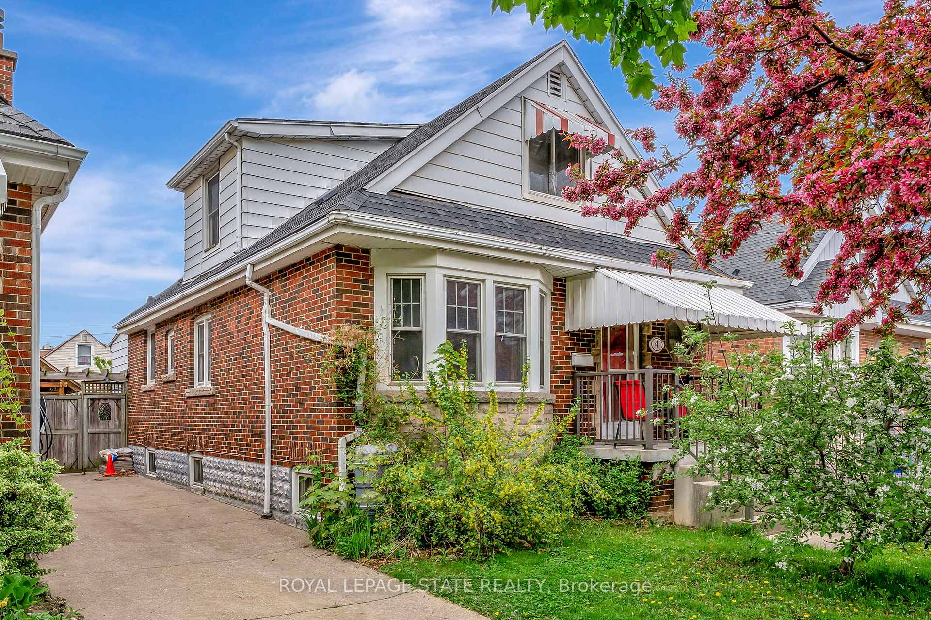 Photo 1 of 4 Park Row S, Hamilton, Delta — HOMEH