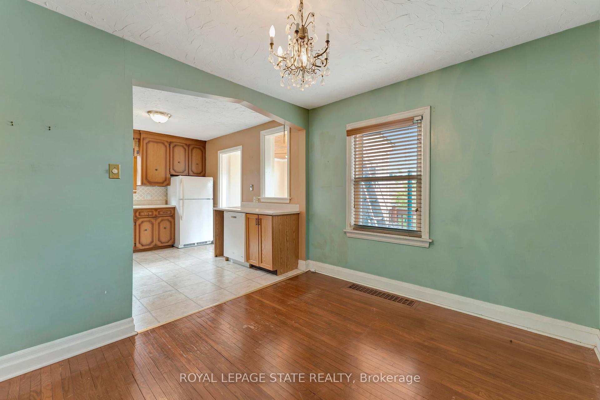 Photo 19 of 4 Park Row S, Hamilton, Delta — HOMEH