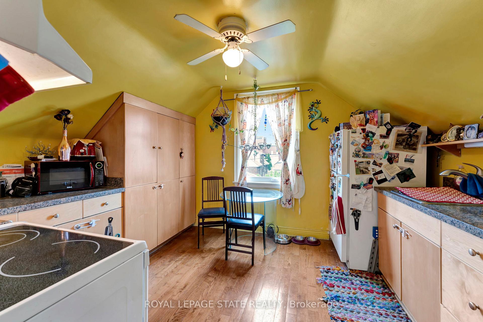 Photo 16 of 4 Park Row S, Hamilton, Delta — HOMEH
