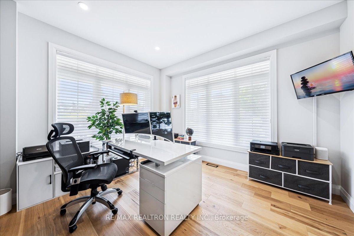 Photo 9 of 72 White Spruce Crescent, Vaughan, Patterson — HOMEH