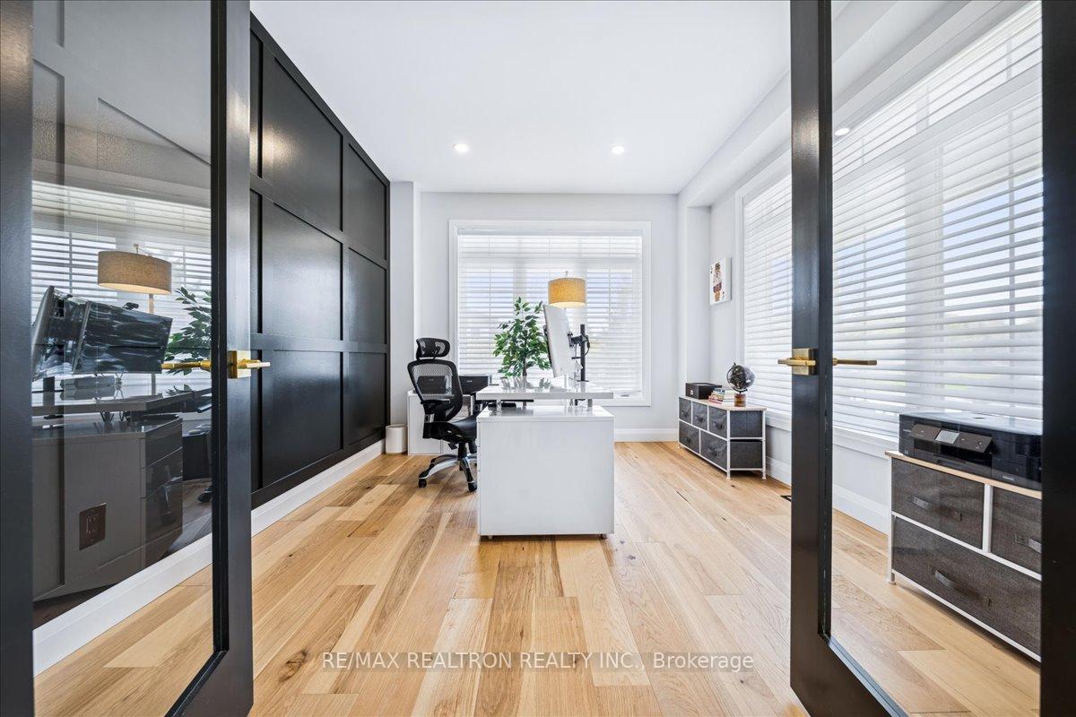Photo 4 of 72 White Spruce Crescent, Vaughan, Patterson — HOMEH