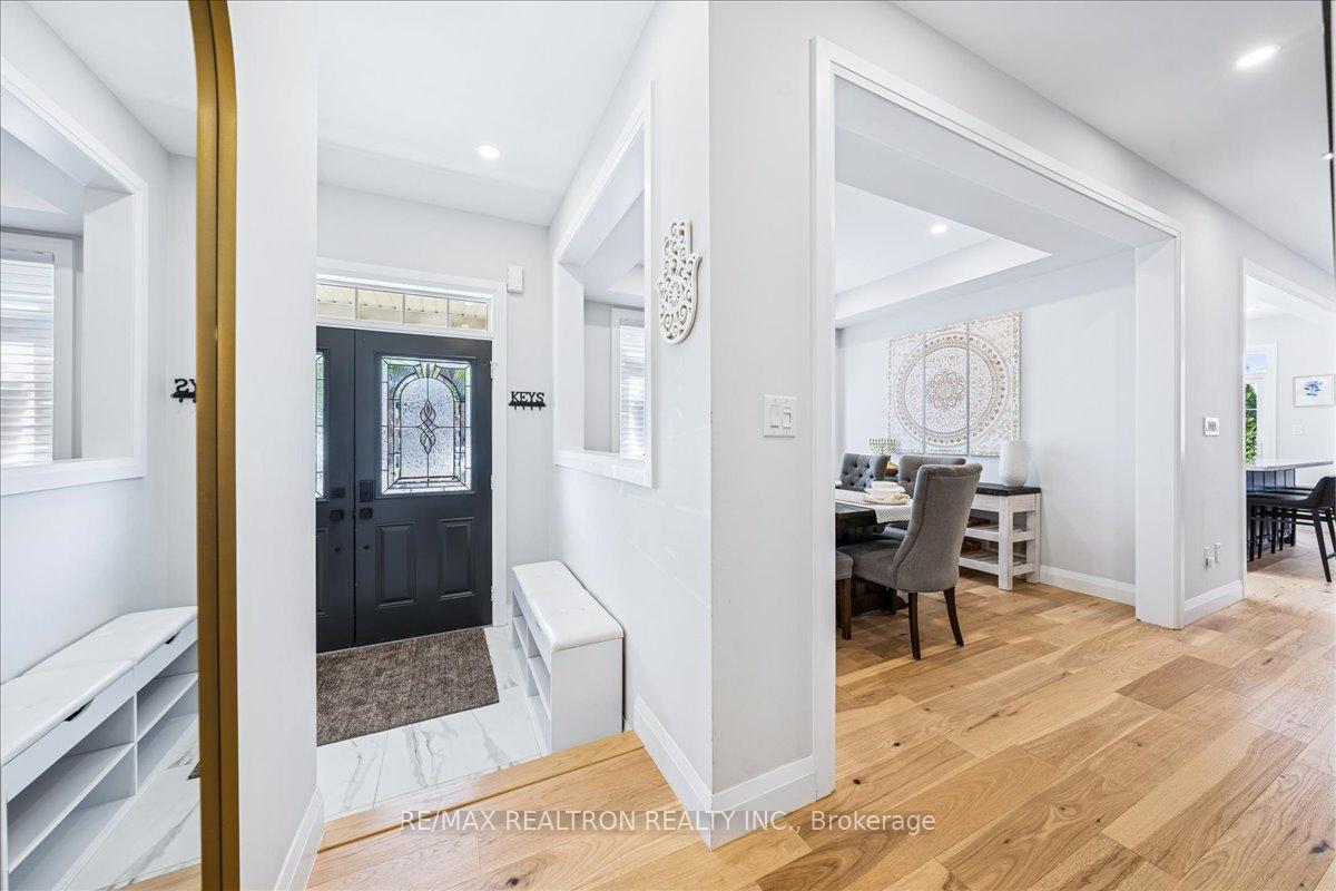 Photo 8 of 72 White Spruce Crescent, Vaughan, Patterson — HOMEH