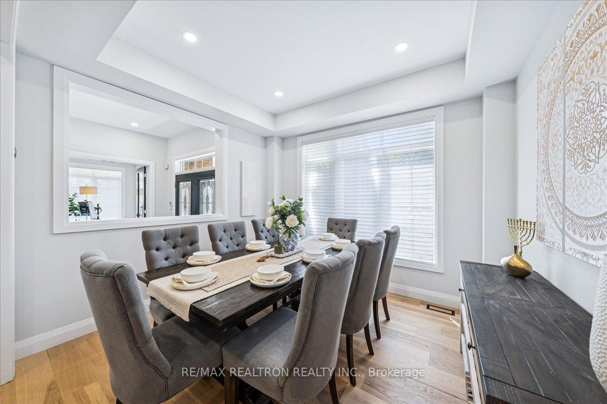 Photo 10 of 72 White Spruce Crescent, Vaughan, Patterson — HOMEH