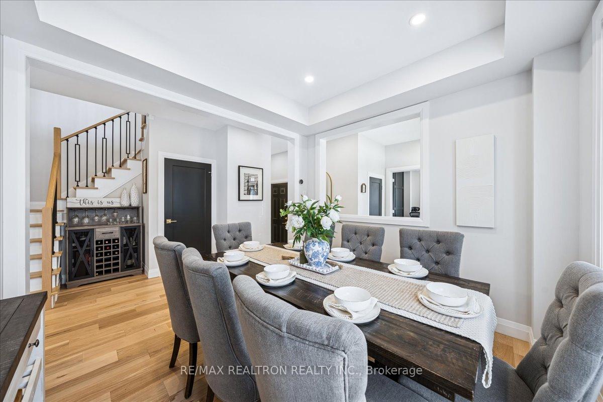 Photo 13 of 72 White Spruce Crescent, Vaughan, Patterson — HOMEH