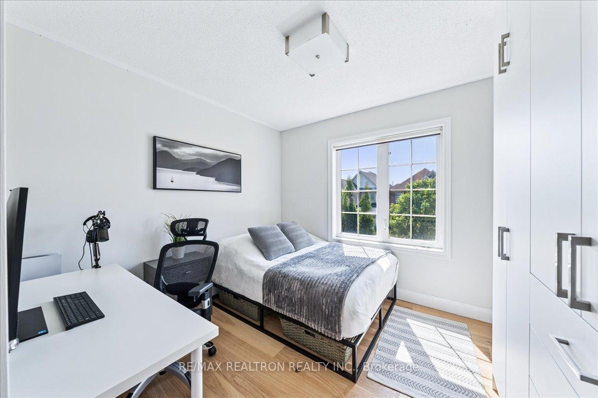 Photo 24 of 72 White Spruce Crescent, Vaughan, Patterson — HOMEH