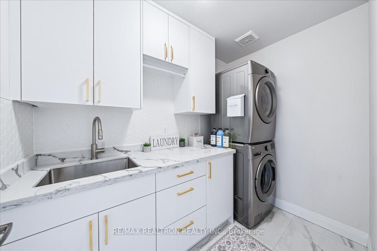 Photo 25 of 72 White Spruce Crescent, Vaughan, Patterson — HOMEH