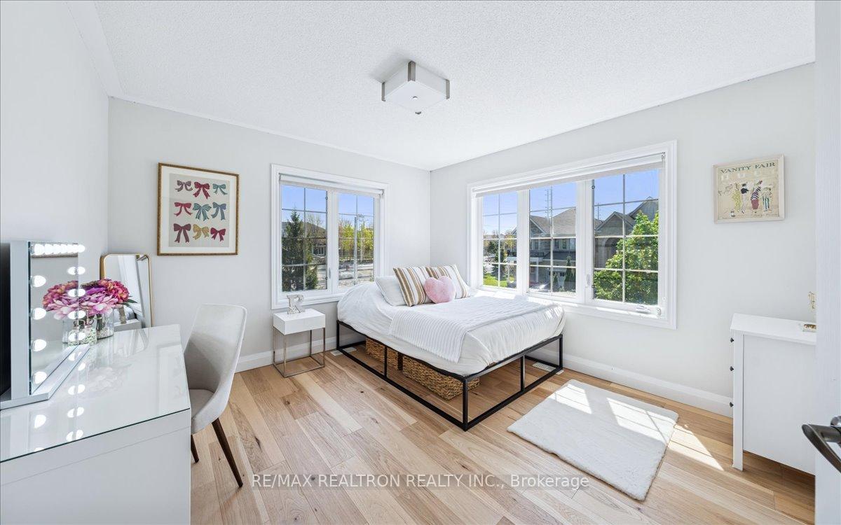 Photo 15 of 72 White Spruce Crescent, Vaughan, Patterson — HOMEH