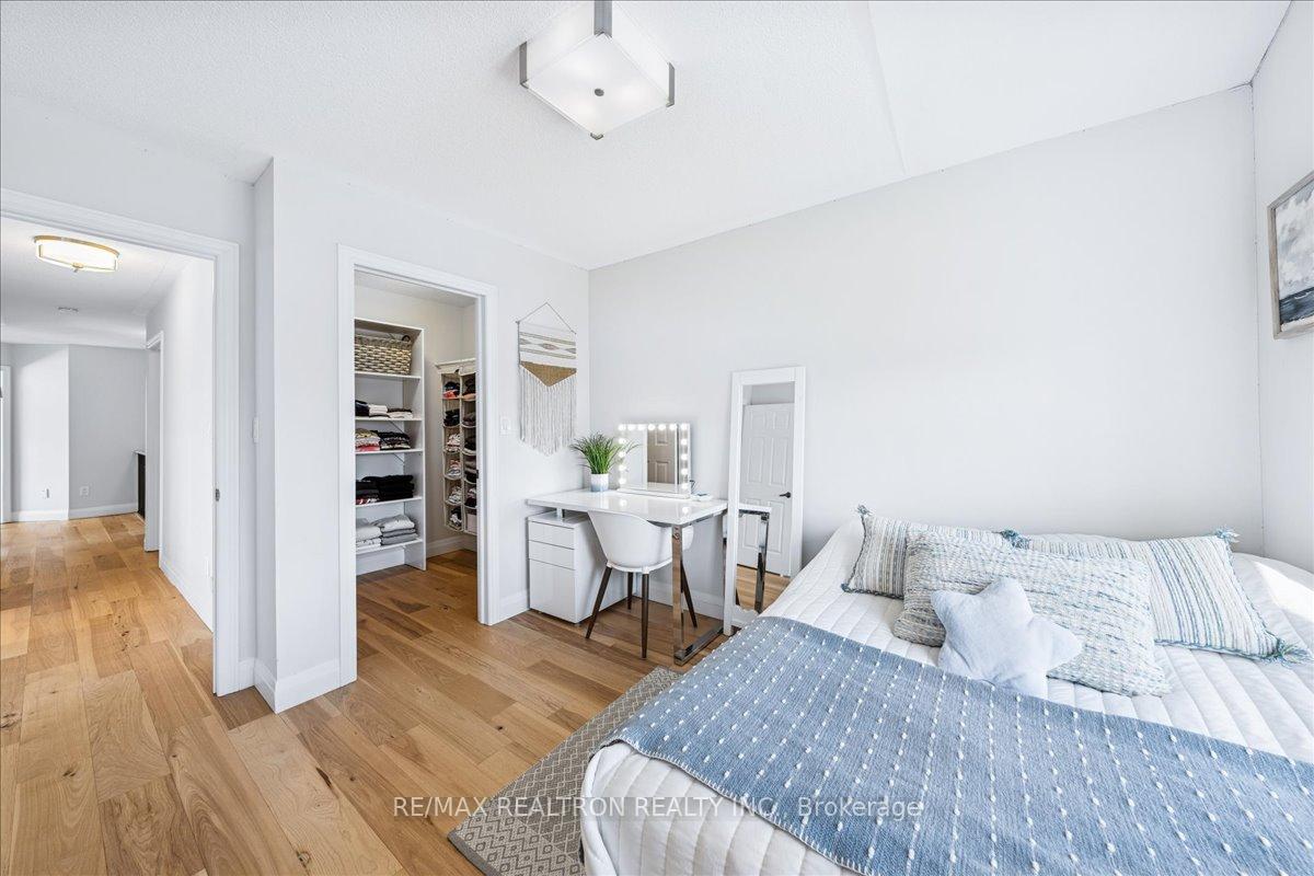 Photo 36 of 72 White Spruce Crescent, Vaughan, Patterson — HOMEH
