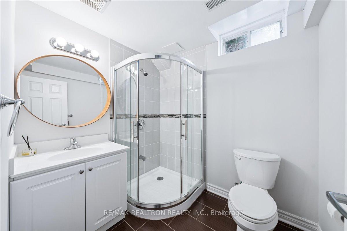 Photo 37 of 72 White Spruce Crescent, Vaughan, Patterson — HOMEH