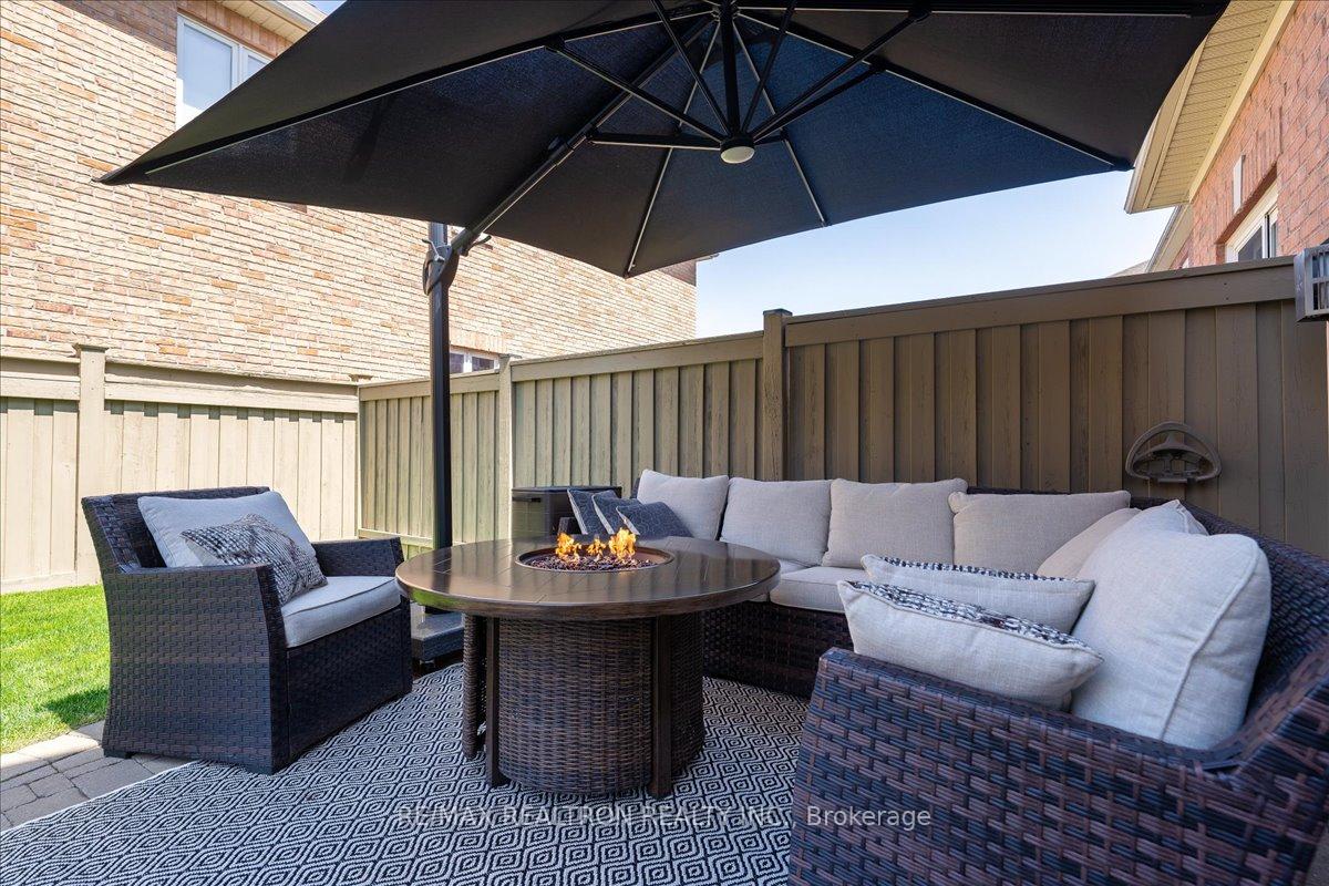Photo 42 of 72 White Spruce Crescent, Vaughan, Patterson — HOMEH